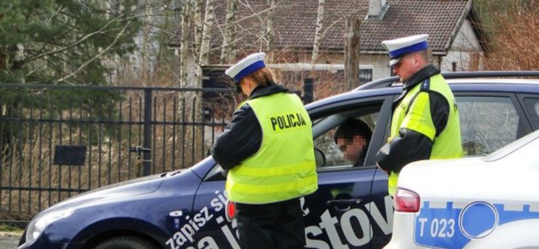 Policja zagląda do Twojego auta. Oto obowiązki dla polskich kierowców