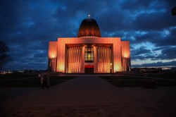 Świątynia Opatrzności Bożej zamknięta. Amerykanie kręcą serial SF