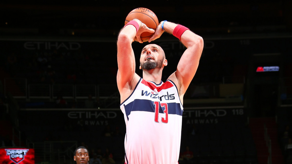 Washington Wizards rozegrali kolejny mecz w ramach przygotowań do sezonu zasadniczego NBA. Czarodzieje pokonali Philadelphia 76ers 127:118, a Polak był ich najlepiej punktującym graczem. W dwóch poprzednich sparingach Gortat także miał najwięcej punktów spośród koszykarzy Wizards.