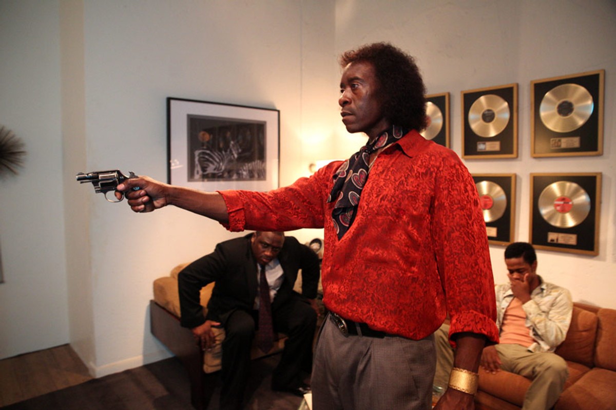 Ekscentryczny kolaż z biografii. Film "Miles Davis i ja" [RECENZJA]