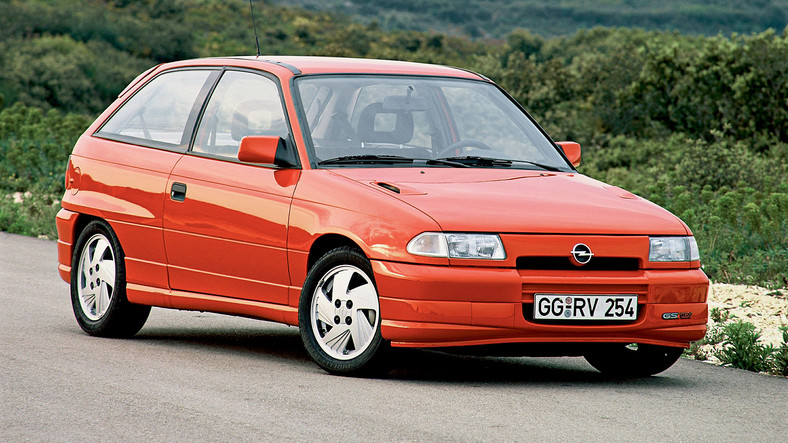 Opel Astra GSi (1991-1996)
