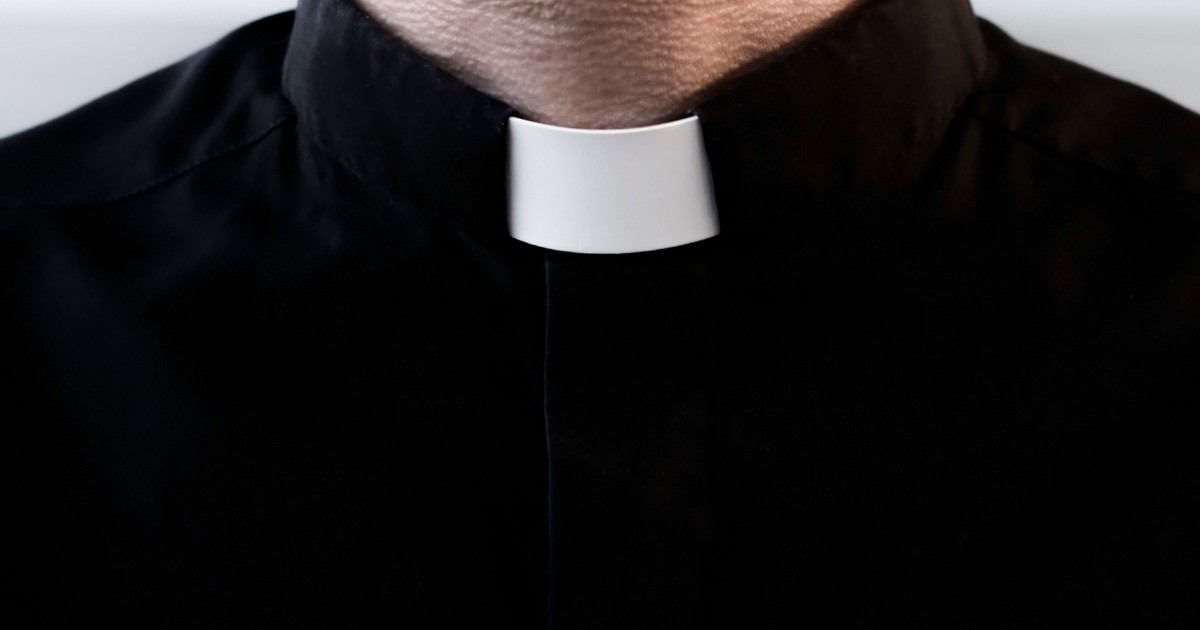 Umówiłam się na randkę z księdzem, zatrzymała go policja. Znaleziono przy nim groźną substancję