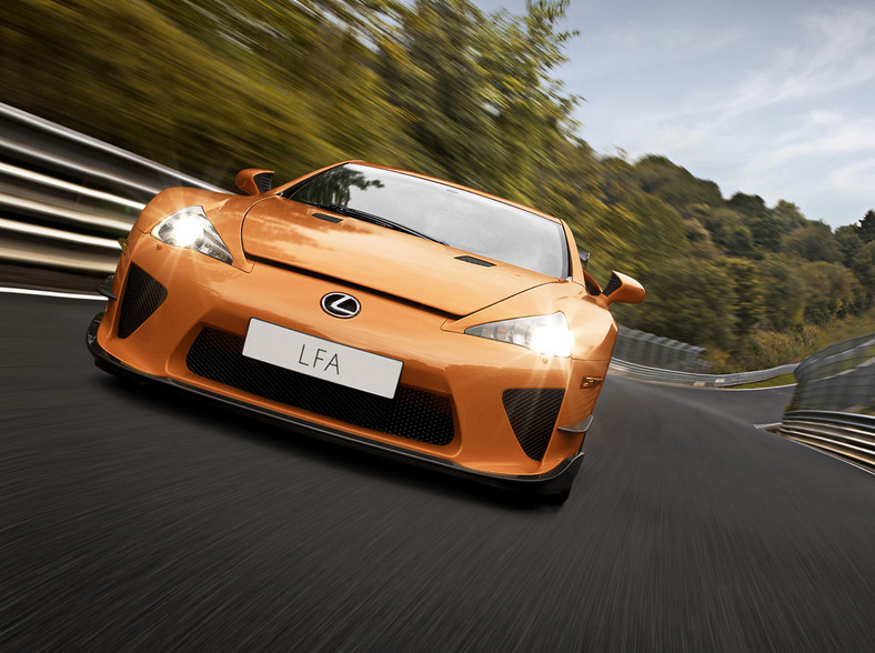 Lexus LFA Nurburgring Package: samochód z piekła rodem