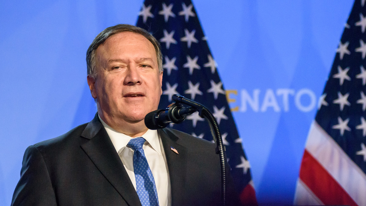 Szef dyplomacji USA Mike Pompeo określił w poniedziałek w wypowiedzi dla francuskiego dziennika "Le Figaro" władze Iranu jako "pierwszego zleceniodawcę terroryzmu w świecie i zasadnicze źródło destabilizacji na Bliskim Wschodzie".