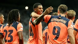 liga mistrzów. lewandowski pierwszy raz w podstawowym składzie barcelony, ale gole strzelał rashford