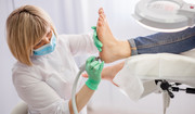  Pedicure - zabiegi lecznicze i kosmetyczne dla stóp [WYJAŚNIAMY] 