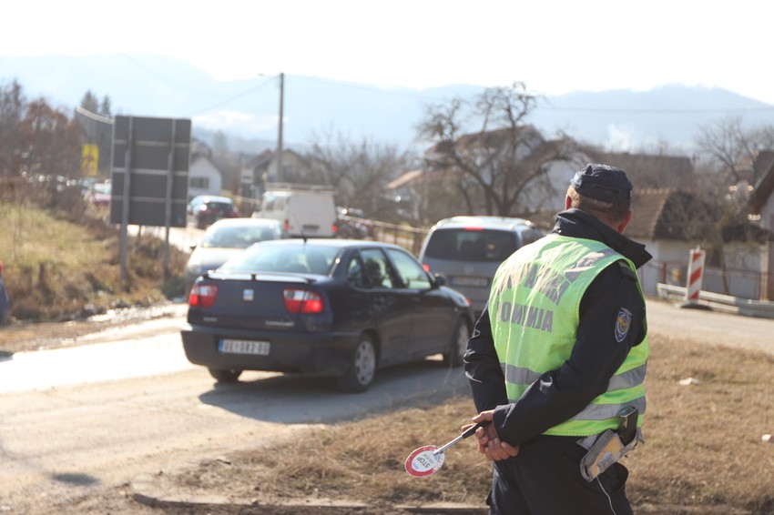 Saobraćajna policija pokrivalica