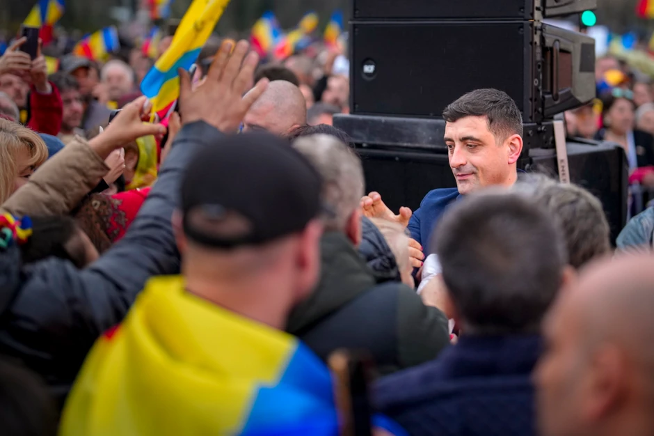 Đorđe Simion među pristalicama