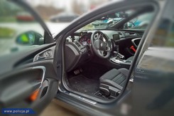 Policja przesiada się do nowych i mocarnych limuzyn! Cena ścina z nóg. FOTO