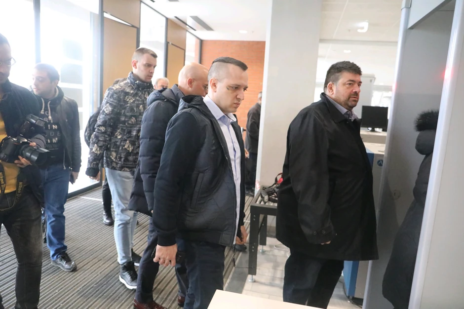 Zoran Marjanović, u pratnji advokata, ulazi u Palatu pravde