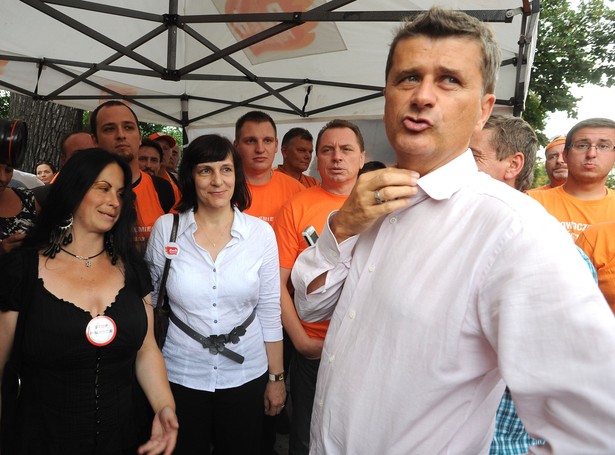 PiS i PO tracą poparcie. A Palikot rośnie i rośnie