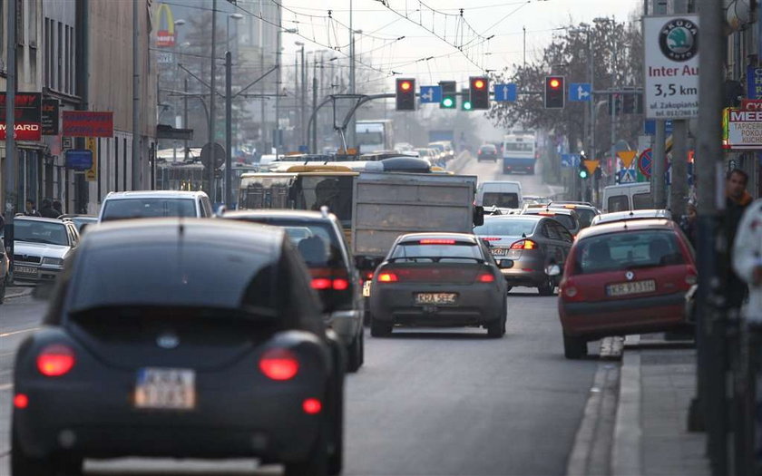 Przez te światła jedziemy dłużej