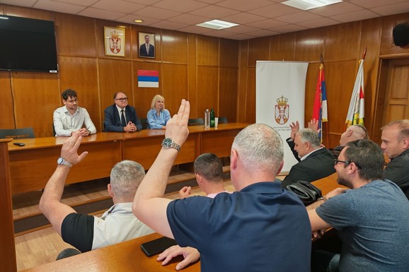 Karavan zdravlja nastavlja obilazak Srbije: Preventivni pregledi i tribine o prevenciji kardiovaskularnih bolesti održane u Doljevcu i Merošini