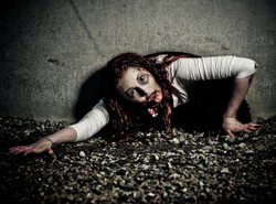 Amerykańskie władze uczą, jak uciec przed... zombie