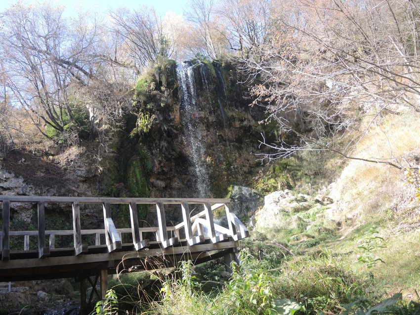 Gostilje na Zlatiboru poznato je po stepenasto poređenim vodopadima