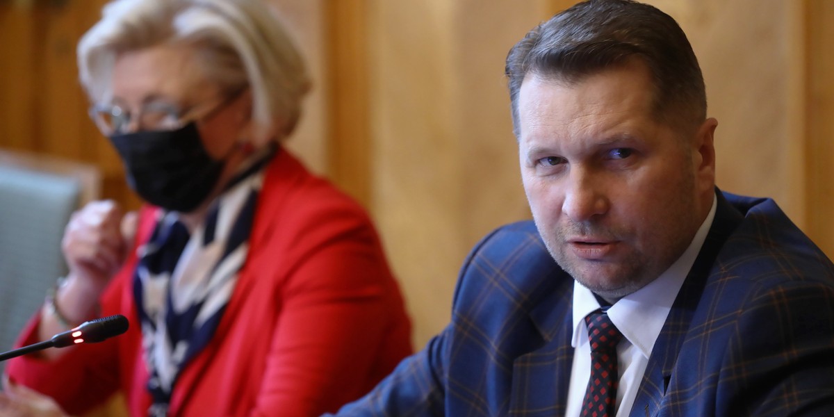 Podwyżki dla nauczycieli. Minister edukacji i nauki Przemysław Czarnek podczas spotkania zespołu ds. statusu zawodowego nauczycieli.