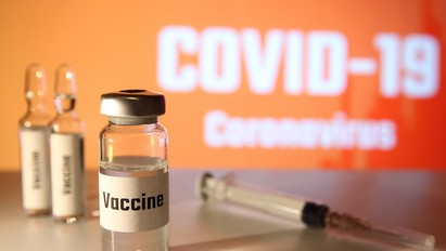 Kártérítést adnak azoknak, akiknél súlyos mellékhatásokat váltott ki a koronavírus elleni védőoltás