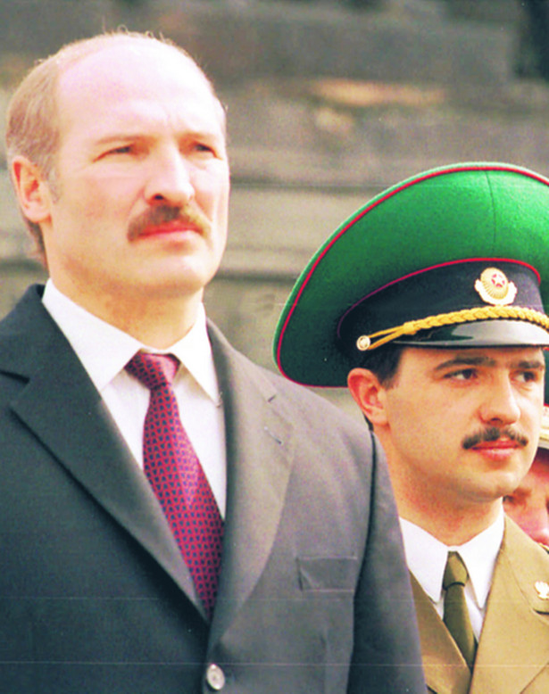 Prezydent Aleksander Łukaszenka z synem Wiktorem forum