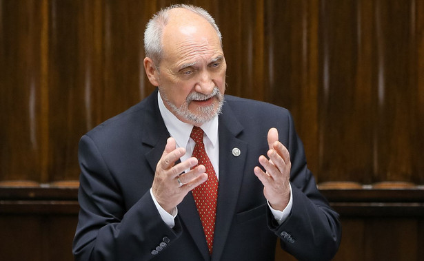 Macierewicz: Co takiego wam Polska zrobiła, że tak ją pozostawiliście bezbronną?