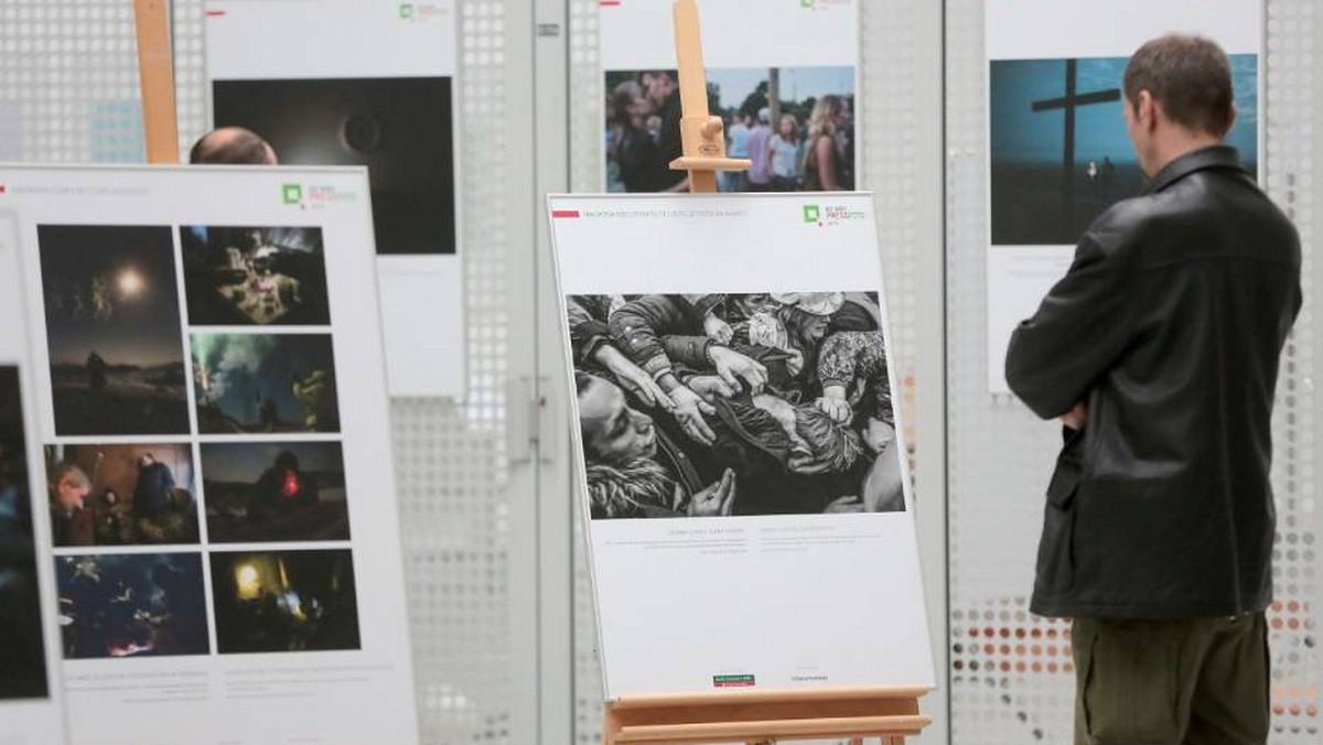 Wczoraj w Muzeum Techniki i Komunikacji – Zajezdnia Sztuki w Szczecinie otwarto wystawę pokonkursową laureatów 11. edycji konkursu fotografii prasowej BZ WBK Press Foto.