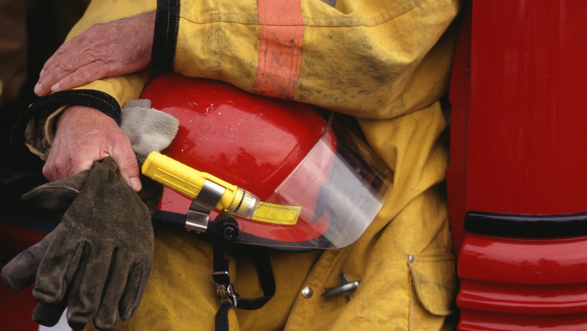 Tragiczny pożar w miejscowości Gawroniec koło Ostrowic (Zachodniopomorskie). W płonącym mieszkaniu strażacy odkryli zwłoki mężczyzny.