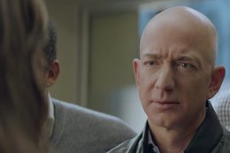 Jeff Bezos musi zmierzyć się z ogromnym kryzysem. Na szczęście tylko w reklamie