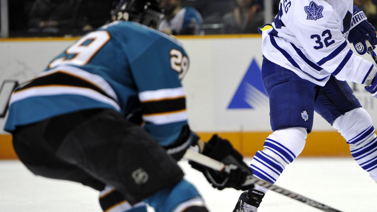 24-letni Kris Versteeg został nowym zawodnikiem Philadelphia Flyers. Lotnicy wymienili dwa wybory w nadchodzącym drafcie na ściągnięcie napastnika Toronto Maple Leafs.
