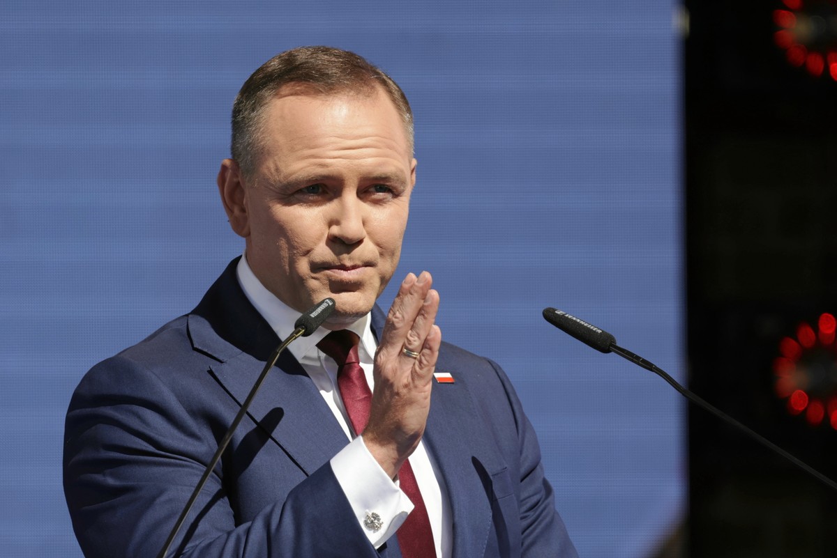 Na drugim miejscu w sondażu zaufania do polityków znalazł się prezydent elekt Karol Nawrocki