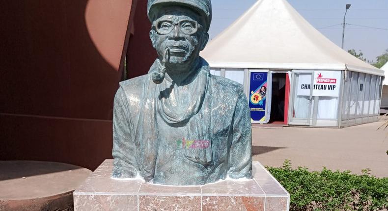 Statue-Ousmane-Sembene