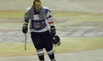 Policjant zagrał w charytatywnym meczu hokeja na lodzie