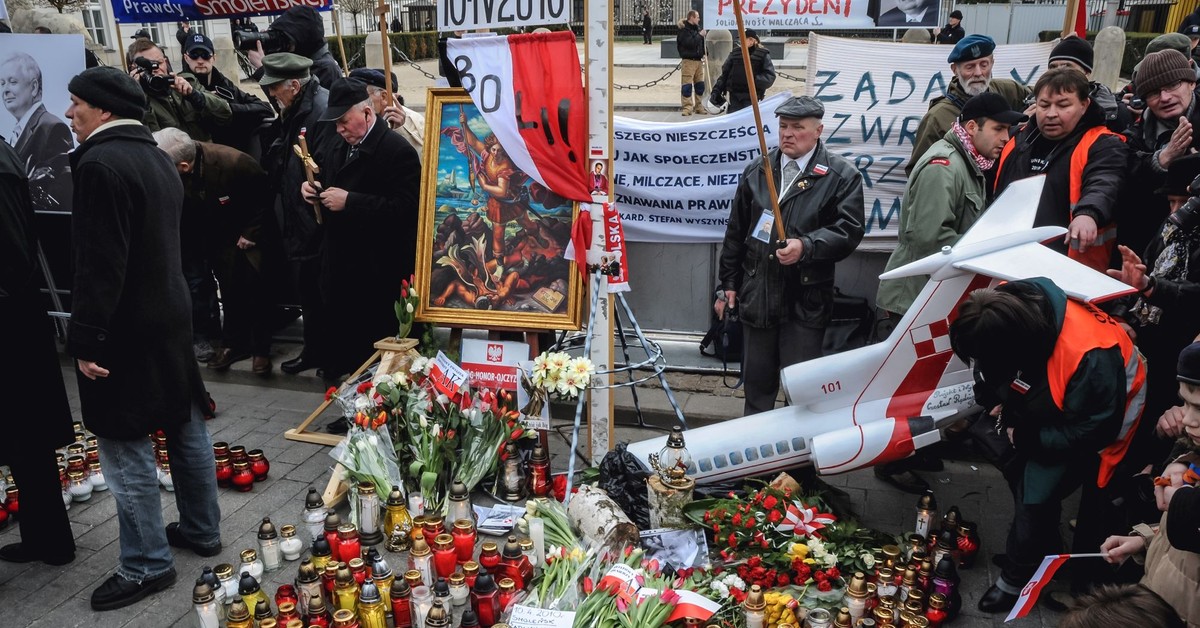Mija 16 lat od katastrofy smoleńskiej. Jaki był jej przebieg? Oto co do tej pory ustalono