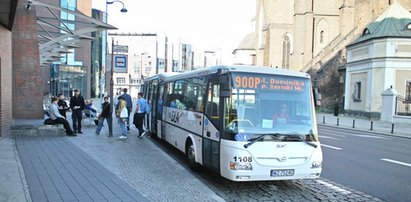 Wrocław. Strzały w kierunku podmiejskiego autobusu. Policja najpierw zareagowała nieodpowiednio?