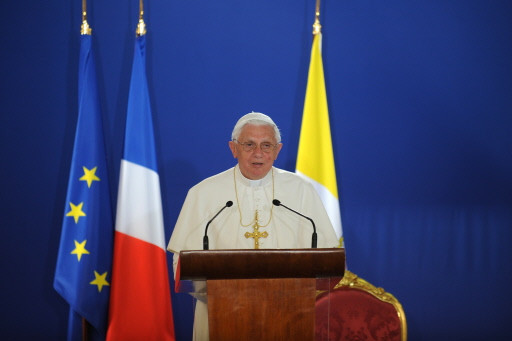 FRANCE-VATICAN-POPE