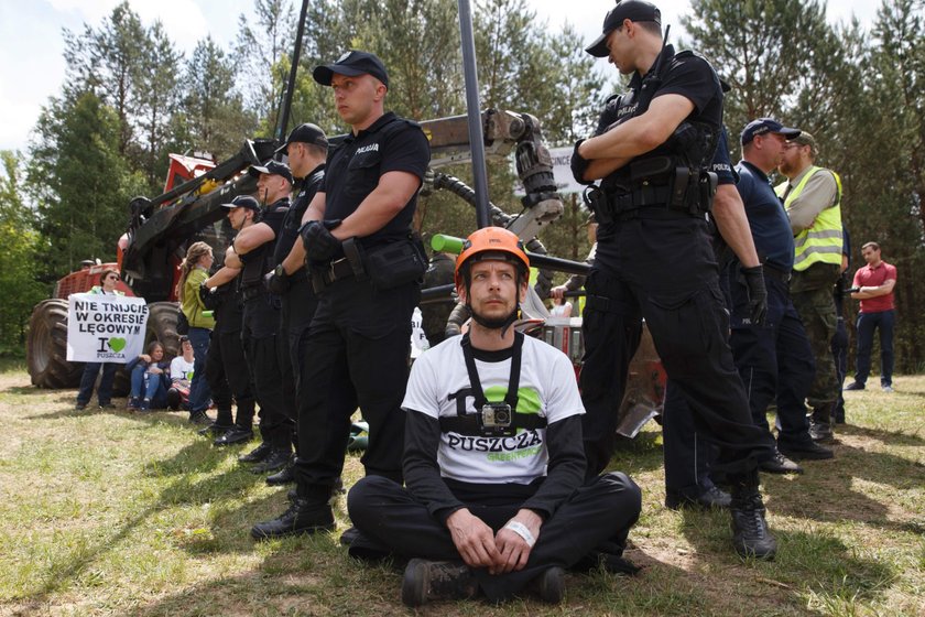 Policja w obozie ekologów. Powód? Nie wygląda to dobrze