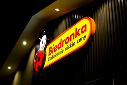 Biedronka wprowadza duże zmiany na parkingach. To nowość w całej Polsce