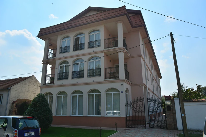 Dom se nalazi u mirnom delu Zemuna