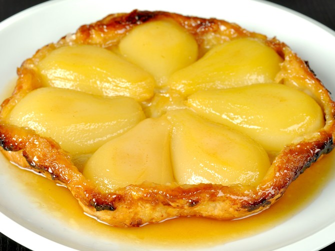 11460_WEB_1500px_kruske u karamelu stock-photo-tarte-tain-aux-poires-shutterstock_40869118