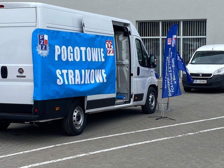 Pogotowie strajkowe. Rozpoczęli referendum