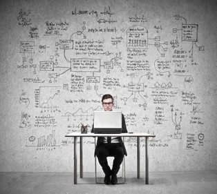 Samozatrudnienie kontra etat. Czy opłaca się przechodzić na swoje?