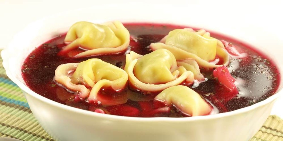 Barszcz czerwony z uszkami Gotowanie