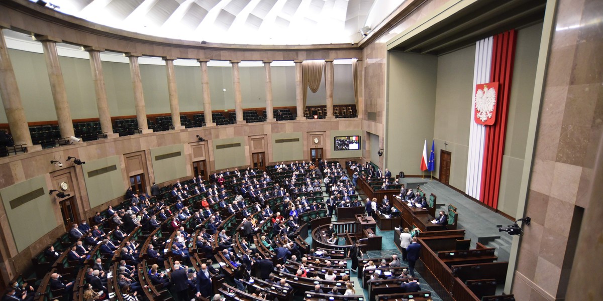 Sejm głosował za zmianami zaproponowanymi przez rząd.