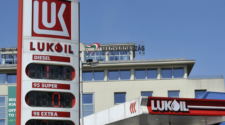 A Lukoil közleményben reagált a vezető halálhírére / Fotó: MTI/Kovács Attila