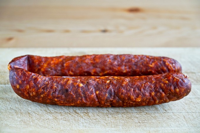Figyelmeztet a Nébih - ha ilyen kolbászt vett, ne egye meg!