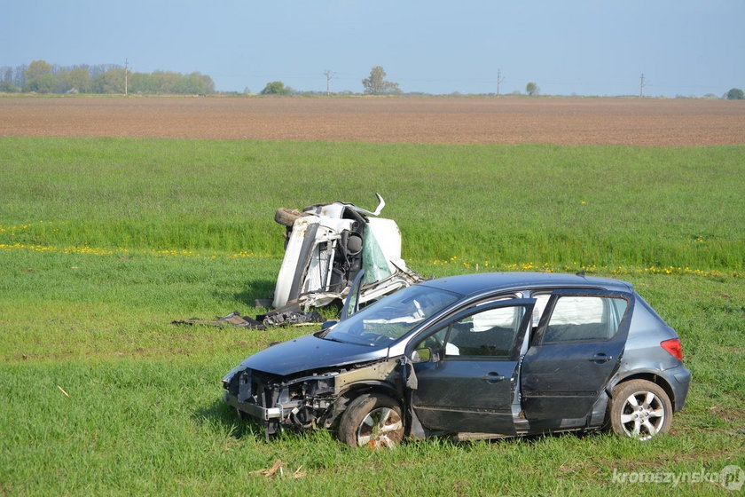 Wypadek maturzystów. Zamiast na egzamin trafili do szpitala