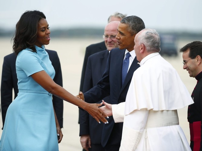 Michelle i Barack Obamowie oraz papież Franciszek