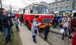 Parada zabytkowych autobusów przejechała ulicami miasta