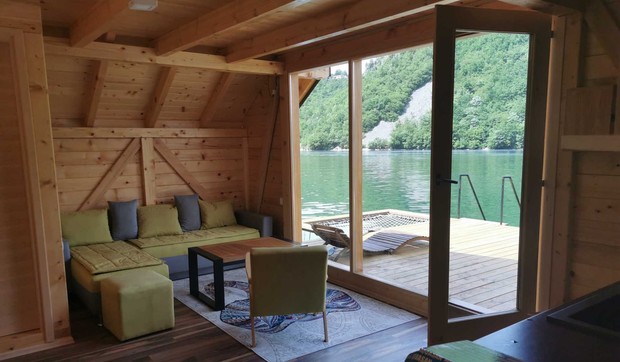 Bajina Bašta jezero Perućac srpski Malidivi