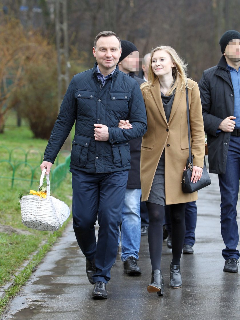 Duda z córką święcą pokarmy