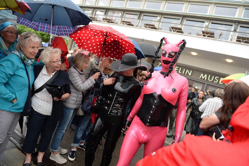 Niemcy: „Statek tortur” wypłynął w rejs. Na pokładzie fetyszyści