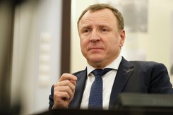 PiS bada grunt pod repolonizację. Na razie wojnę o media wygrywa Kurski